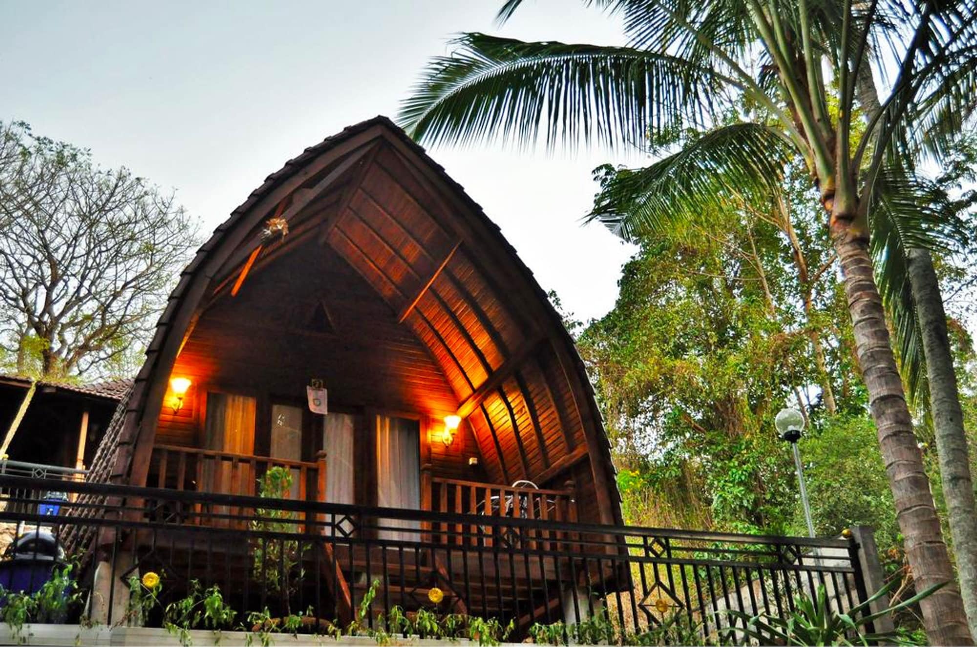 Coconut Hill Cottage Batununggul 外观 照片